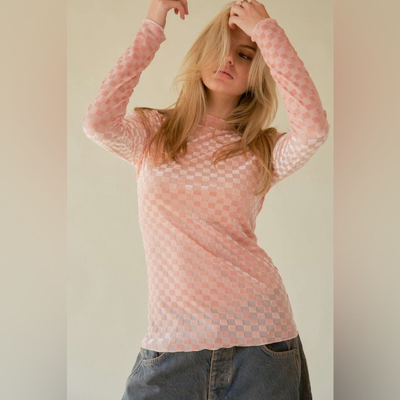 118B. Check Mesh Long sleeve - Pink - Picture 1 of 3